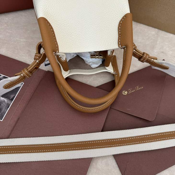 Picture of Loro Piana Handbags _SKUfw177009886fw